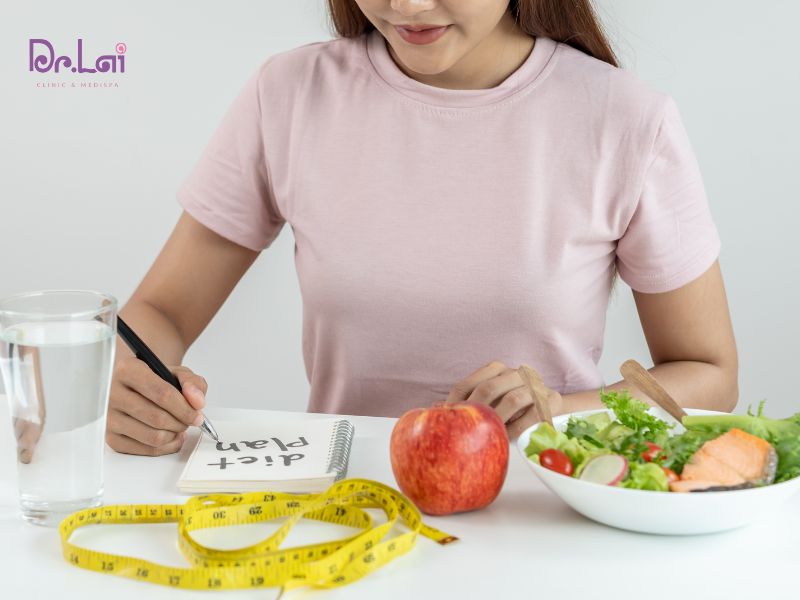 Những cách trị mụn ẩn trên trán hiệu quả, an toàn nhất