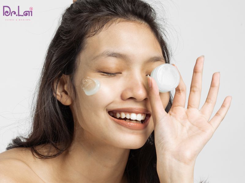 Dưỡng ẩm đầy đủ giúp da phục hồi nhanh hơn